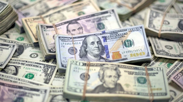 १ कोटींचे डॉलर नेणाऱ्याला विमानतळावर अटक