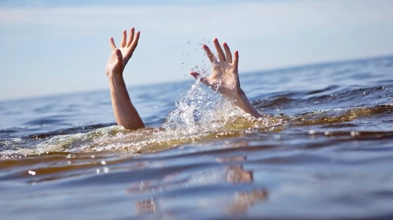 जुहू चौपाटीवर ४ तरूणांचा बुडून मृत्यू