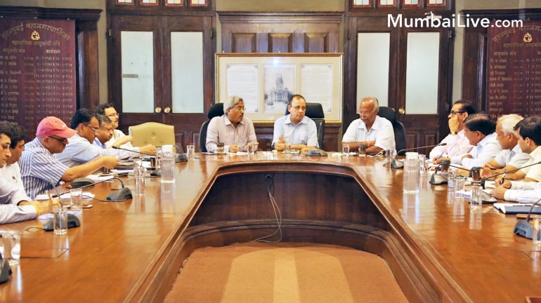 To avoid future mishaps, Railways and BMC to hold monthly meetings