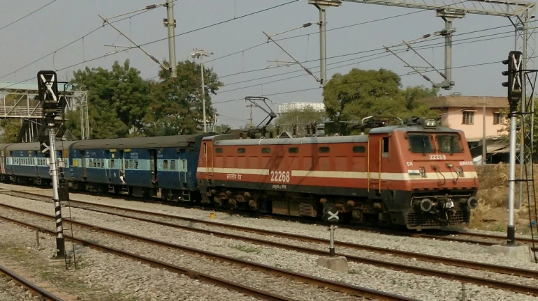बांद्रा टर्मिनस से गोरखपुर के लिए  विशेष ट्रेन