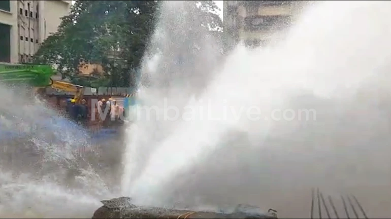 Water pipeline bursts at Shivaji Park