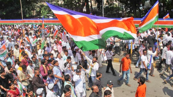 गड्ढों के विरोध में एमएनएस का अनोखा 'पूजा अर्चना' आंदोलन