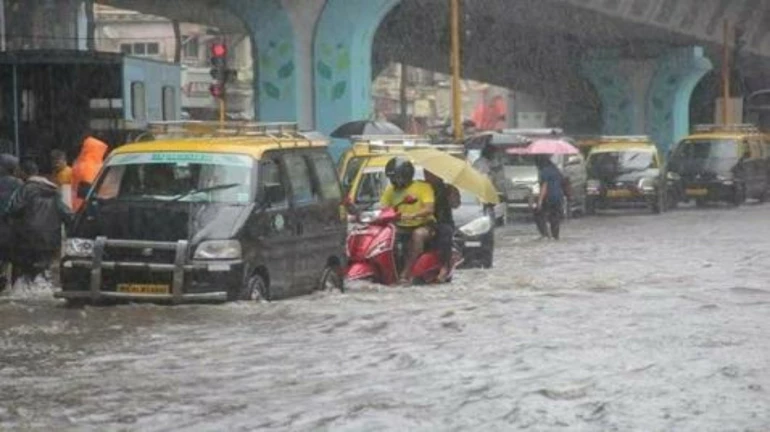 मुंबई में आज दिनभर बारिश की आशंका