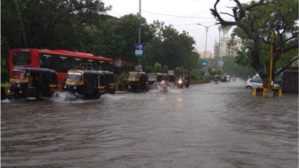 मौसम विभाग का रेड अलर्ट, अगले 24 घंटे मुंबई में जोरदार बारिश!