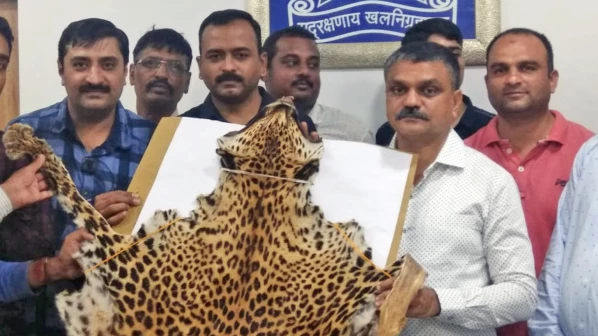 ठाणे में तेंदुए की खाल की तस्करी करते दो गिरफ्तार