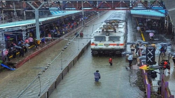 नालासोपारा स्टेशन के दोनों ओर रेलवे खड़ी करेगी दीवार!