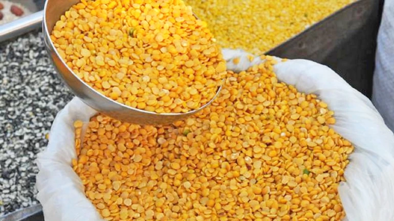 State lashes toor dal prices by ₹20; Ration card holders can buy it for ₹35