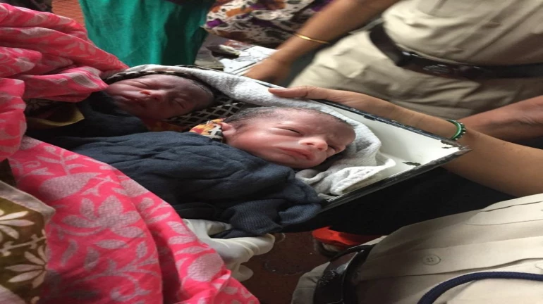 ट्रेन में महिला ने दिया जुड़वा बच्चों को जन्म