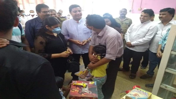 टीबीच्या रुग्णांना पुस्तकांचा आधार