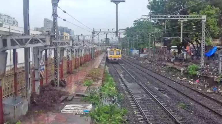 मुंबई: सबवे गिरने की फैली अफवाह, पश्चिम रेलवे की कई ट्रेनें 50 मिनट तक रहीं बाधित