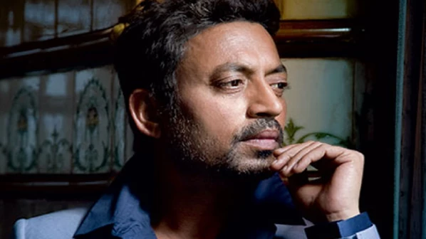 कमजोर शरीर के साथ पॉजिटिव मुस्कान लिए दिखे इरफान खान, बीमारी के बाद की पहली तस्वीर