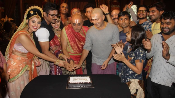 ‘तेनाली रामा’ ने एक साल किया पूरा, सेट पर टीम ने मनाया जश्न