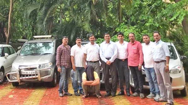 ३ मिनिटात चोरायचा तो गाडी