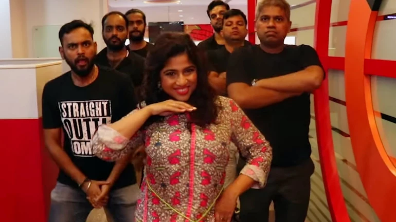 RJ Malishka revamps popular 'Zingaat' song and focuses on the dilemmas of Mumbaikars