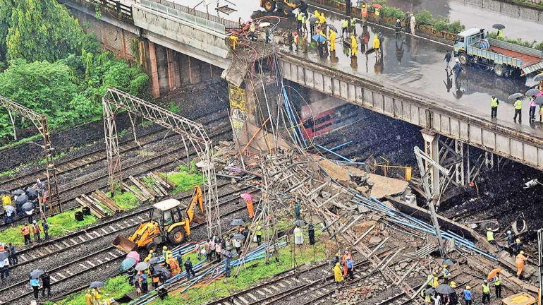 ...तो इसीलिए गिरा था अंधेरी ब्रिज, हादसे के लिए रेलवे और बीएमसी जिम्मेदार