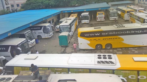 वाहतुकदारांच्या संपाला मुंबईत संमिश्र प्रतिसाद