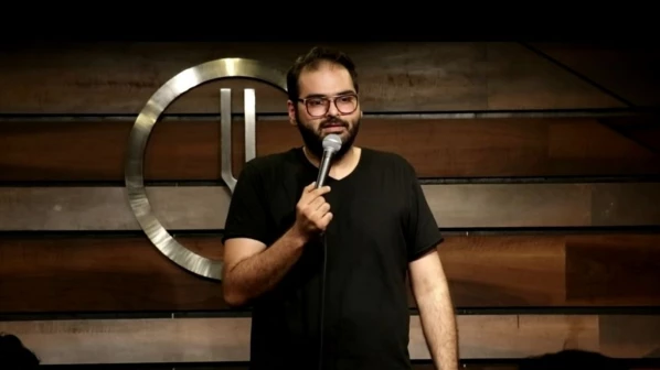 गुजरात विश्वविद्यालय ने स्टैंडअप कॉमेडियन कुणाल कामरा का शो किया रद्द!