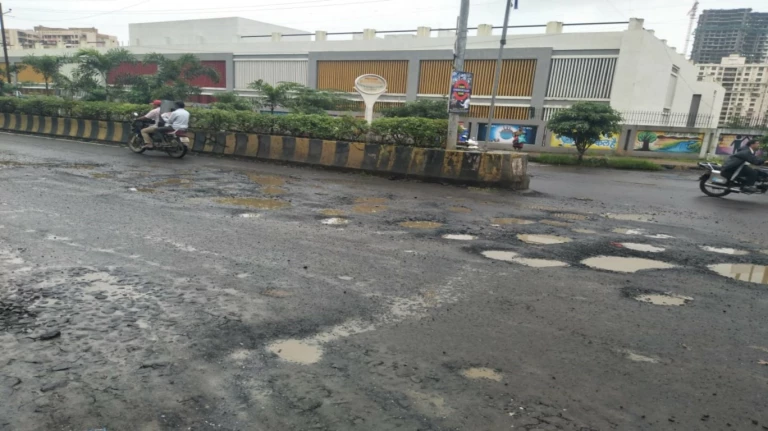 Mumbai Records Over 7,600 Pothole Complaints Since June, Highest in S Ward