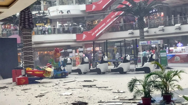 Portion of ceiling falls at Raghuleela Mall in Vashi