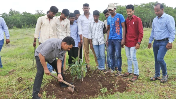 Exclusive : झाडांची कत्तल करायला लाज वाटायला हवी - सयाजी शिंदे