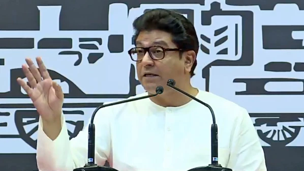 Give reservation based on economic status and not caste: Raj Thackeray