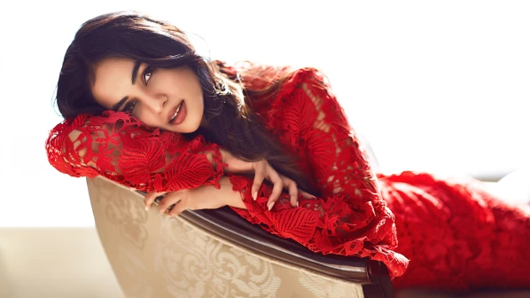 मांजरेकरांच्या सिनेमात सोनल चौहान