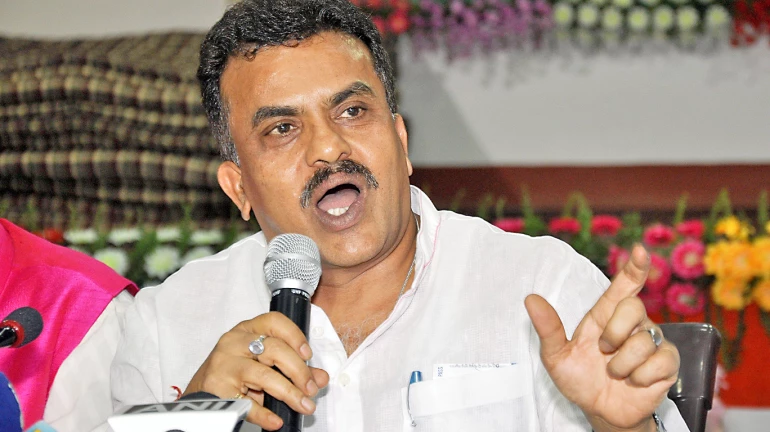 Sanjay Nirupam writes a letter to CM Fadnavis over suspension of BMC Commissioner