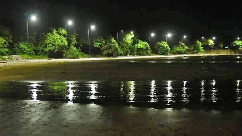 मालाड में 6 समुद्री किनारों को मिली एलईडी की रोशनी