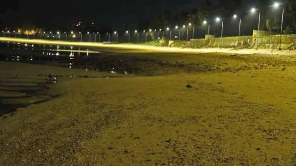 मालाडमधील ६ समुद्र चौपाट्यांना लाभला सोनेरी किनारा