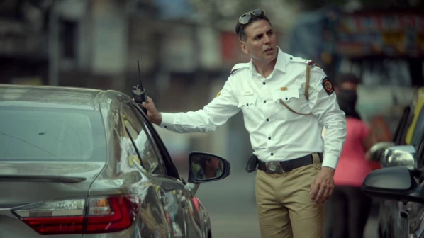 ट्रैफिक हवलदार बन अक्षय कुमार ने दिलाई ‘बाप की याद’