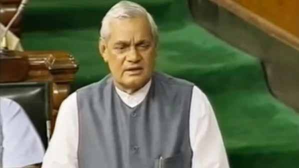 वाजपेयी यांची 'ही' ७ तडफदार भाषणं बघून तुम्हालाही जोश येईल!