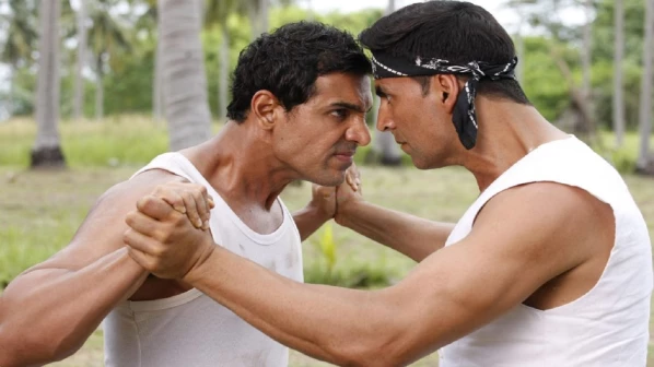 जॉन अब्राहम अक्षय को दे रहे हैं कड़ी टक्कर, जाने 'गोल्ड' और 'सत्यमेव जयते' के पहले दिन का कलेक्शन