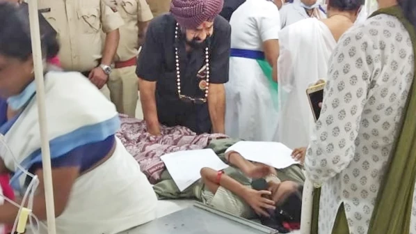 Food Poisoning at Bhandup's Sahyadri Vidyamandir; 16 students and a teacher admitted to hospital