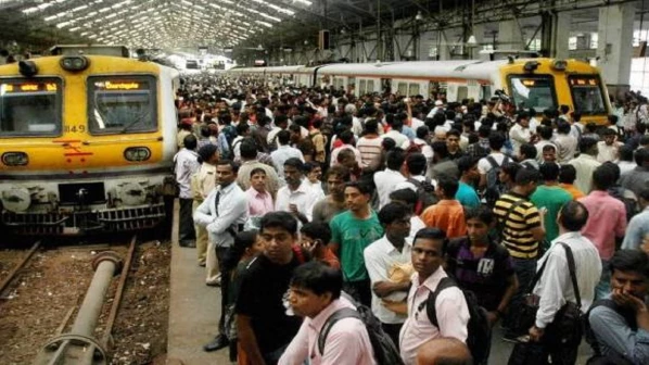 ओव्हर टाइम नाकारल्याने प. रेल्वेच्या १०० फेऱ्या रद्द