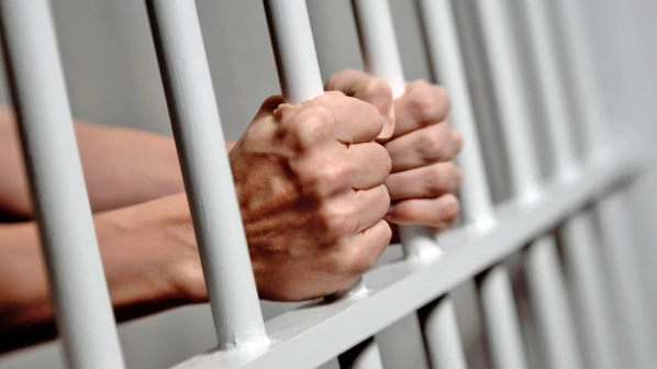 पार्किंग वादातून १ वर्षाची शिक्षा