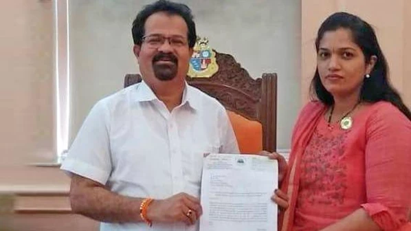 मुंबईतील खासदार, नगरसेवकांचाही केरळच्या पुरग्रस्तांसाठी हातभार