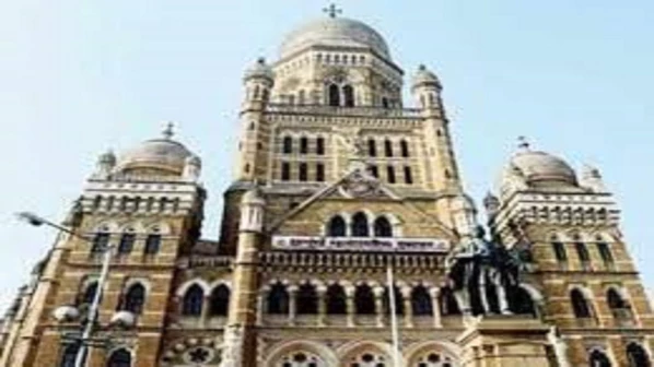 जोगेश्वरी भूखंड प्रकरण: 4 निलंबित, 18 जणांवर ठपका