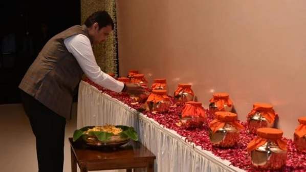 मुख्यमंत्री देवेंद्र फडणवीस ने की घोषणा, मुंबई में अटल बिहारी वाजपेयी का स्मारक बनाएगी सरकार