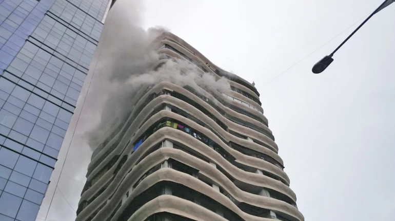 मुंबई  - 70 मीटर और उससे अधिक के इमारतो में 'अग्नि निकासी लिफ्ट' अनिवार्य
