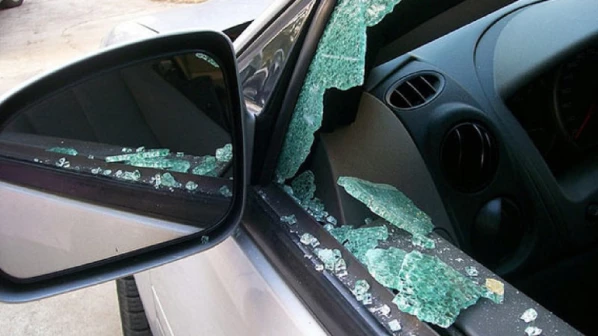 पवई हाफ मैराथन में दौड़ने आए दर्जन भर धावकों की कारों में से महंगे सामान हुए चोरी