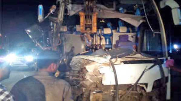 Tata Cancer Hospital Doctors’ bus meets with an accident; one dead, 30 injured