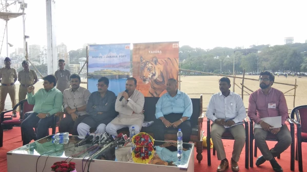 गणेशोत्सवासाठी गिरगाव चौपाटीवर परदेशी पर्यटकांसाठी विशेष व्यवस्था