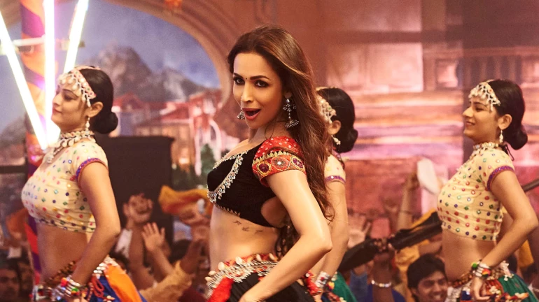 Malaika Arora Khan sizzles in 'Hello Hello' song from Pataakha