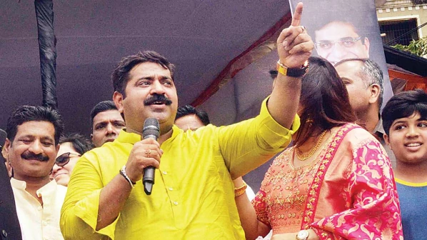 नेटकऱ्यांनी केली राम कदमांची धुलाई