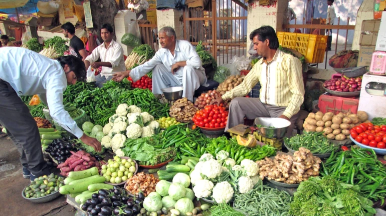 इंधन दरवाढीचा फटका; एका दिवसात भाज्या २५ टक्के महागल्या