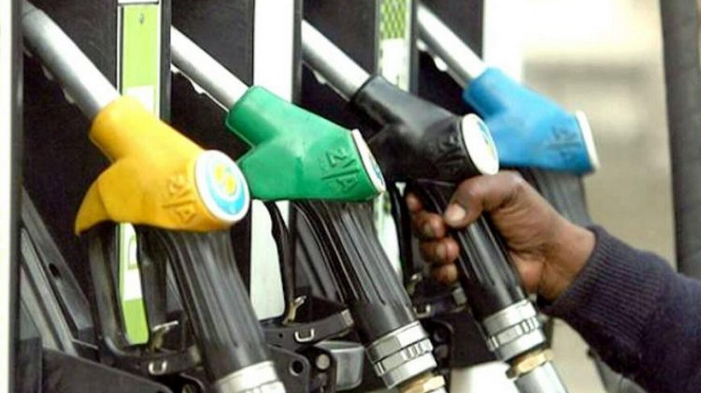 Maharashtra Govt Asks Centre to Bring Petrol, Diesel under GST Regime
