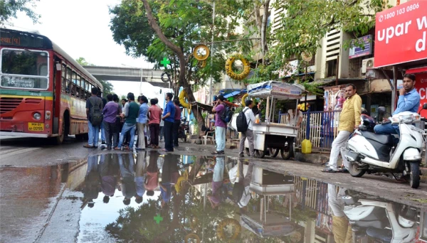 गड्ढा का पानी बड़ी समस्या