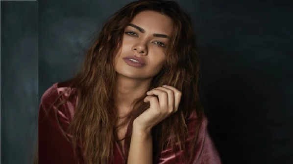 जिन्हें कुछ काम नहीं होता वे ट्रोलिंग करते हैं - ईशा गुप्ता 