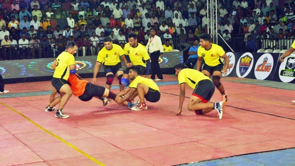 महामुंबई कबड्डी लीगमध्ये डी अँड डी टायटन्सचा थरारक विजय