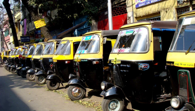 मुंबई में 84 हजार रिक्शा चालक हड़ताल पर 